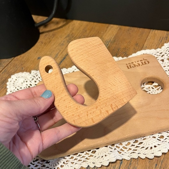 Wooden Cheese Board & Slicing Knife – Green Walnut - Picture 6 of 10